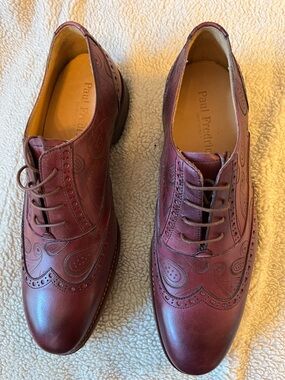 Paul Frederick Men Oxford Dress Shoes Leather Brogue. Size 10.5M Burgundy Color!